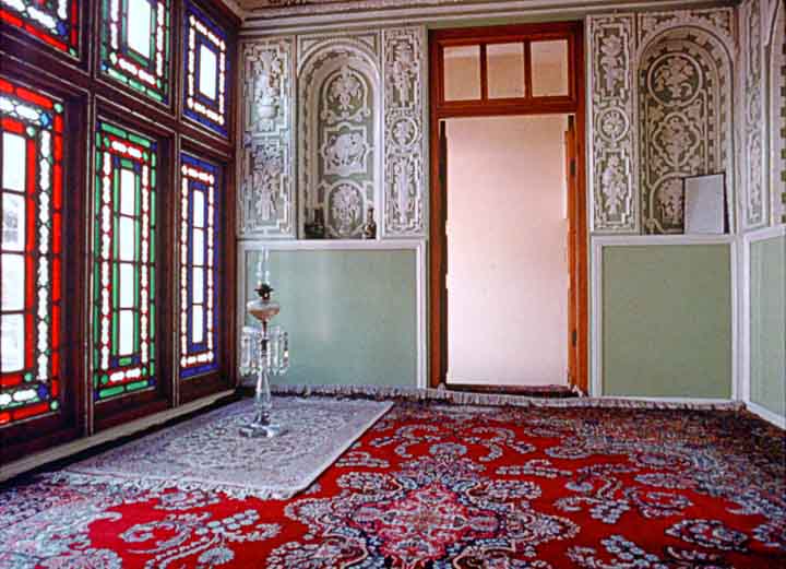 Файл:House of the Bab in Shiraz, before demolition 04.jpg